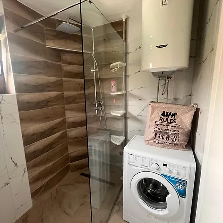 Apartment Em